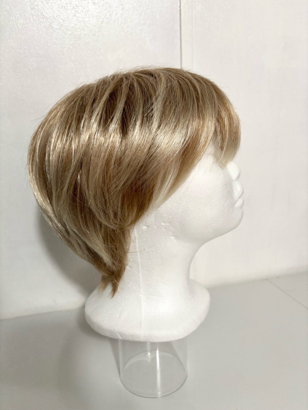 Fashion Short Synthetic Blonde Hair Wig For Woman’s  Natural Look NEW